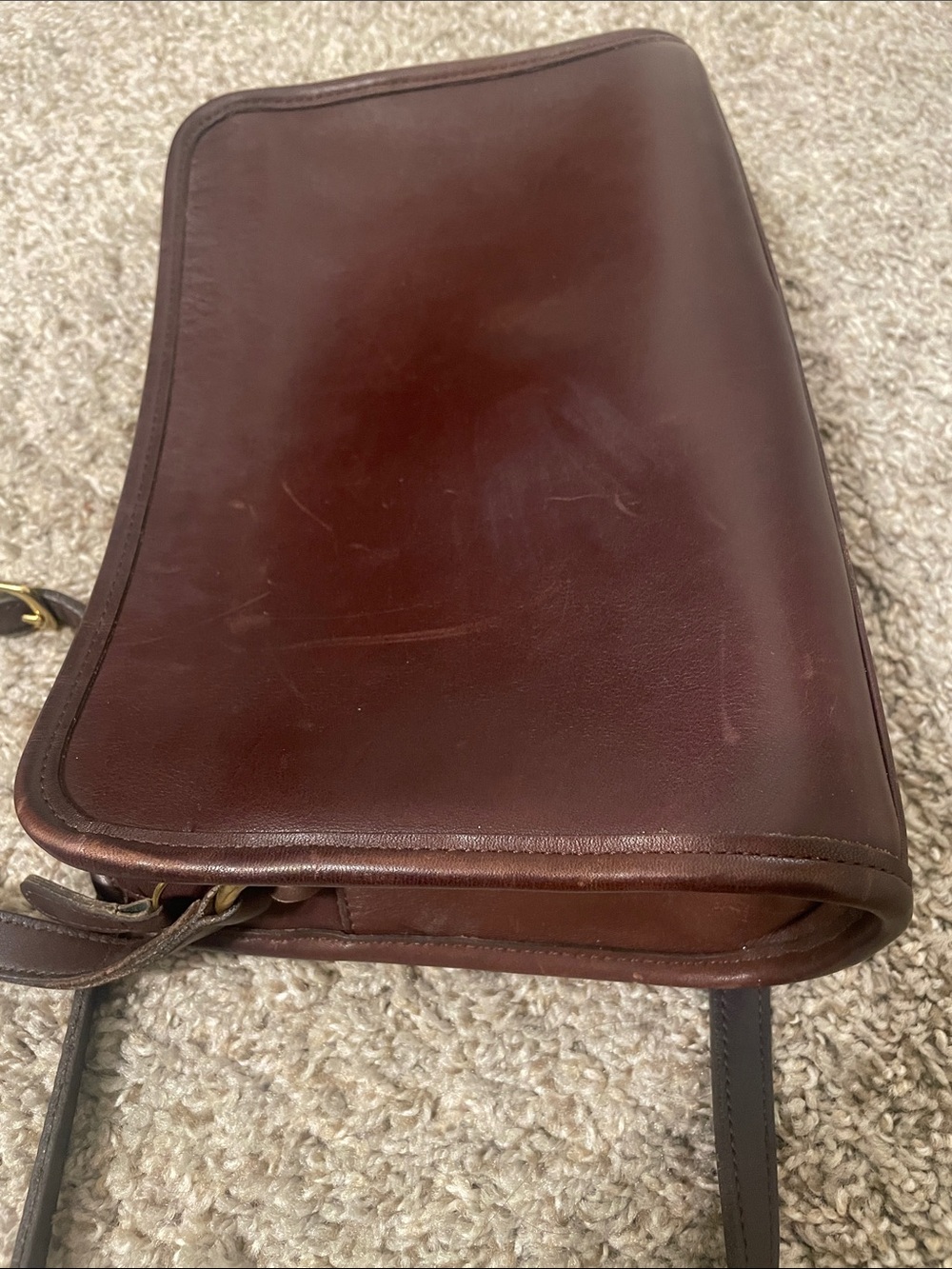 Vintage Coach Leather Crossbody zipper Bag in chocolate brown color - Picture 2 of 16